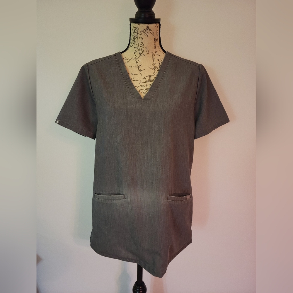 FIGS Technical Collection Scrub Top Women's Size M - Gray